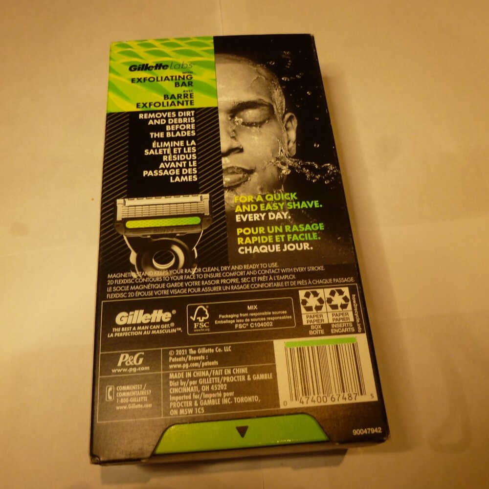 GilletteLabs with Exfoliating Bar Razor - Picture 3 of 4